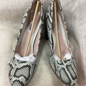 NWT $149 Clark’s Cream Crumble Snakeskin Heels